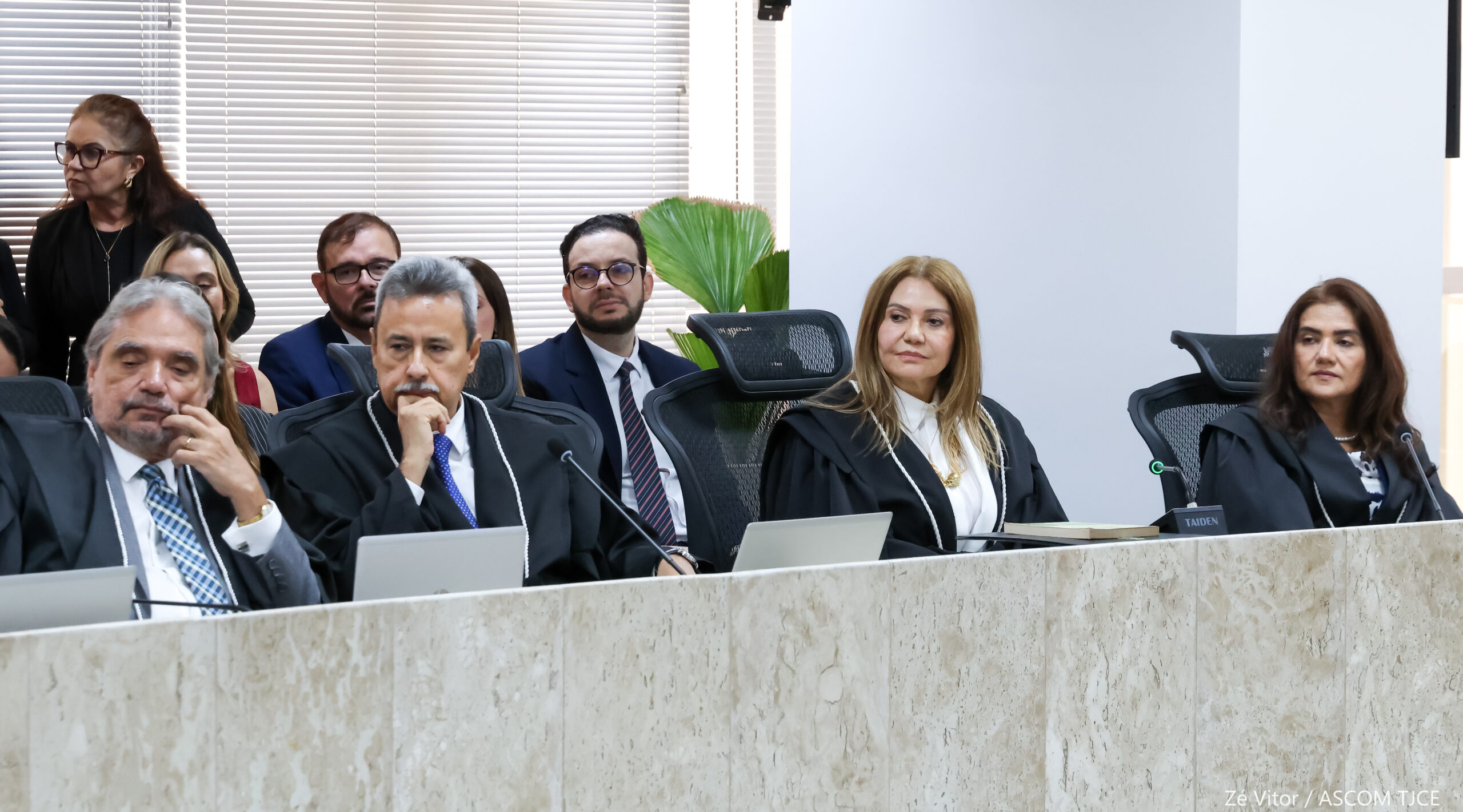 Pleno do TJCE elege e empossa nova desembargadora em sessão histórica