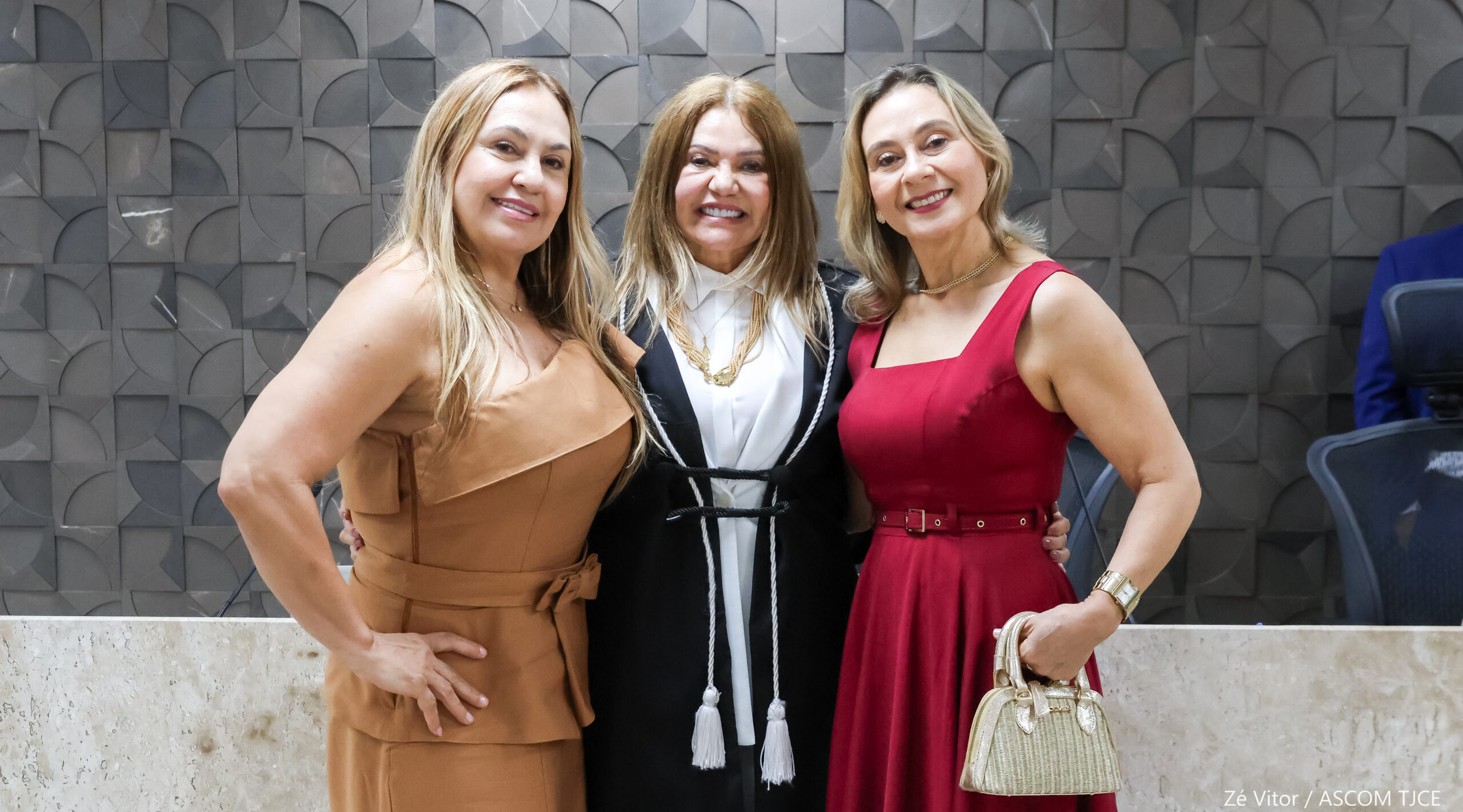 Pleno do TJCE elege e empossa nova desembargadora em sessão histórica