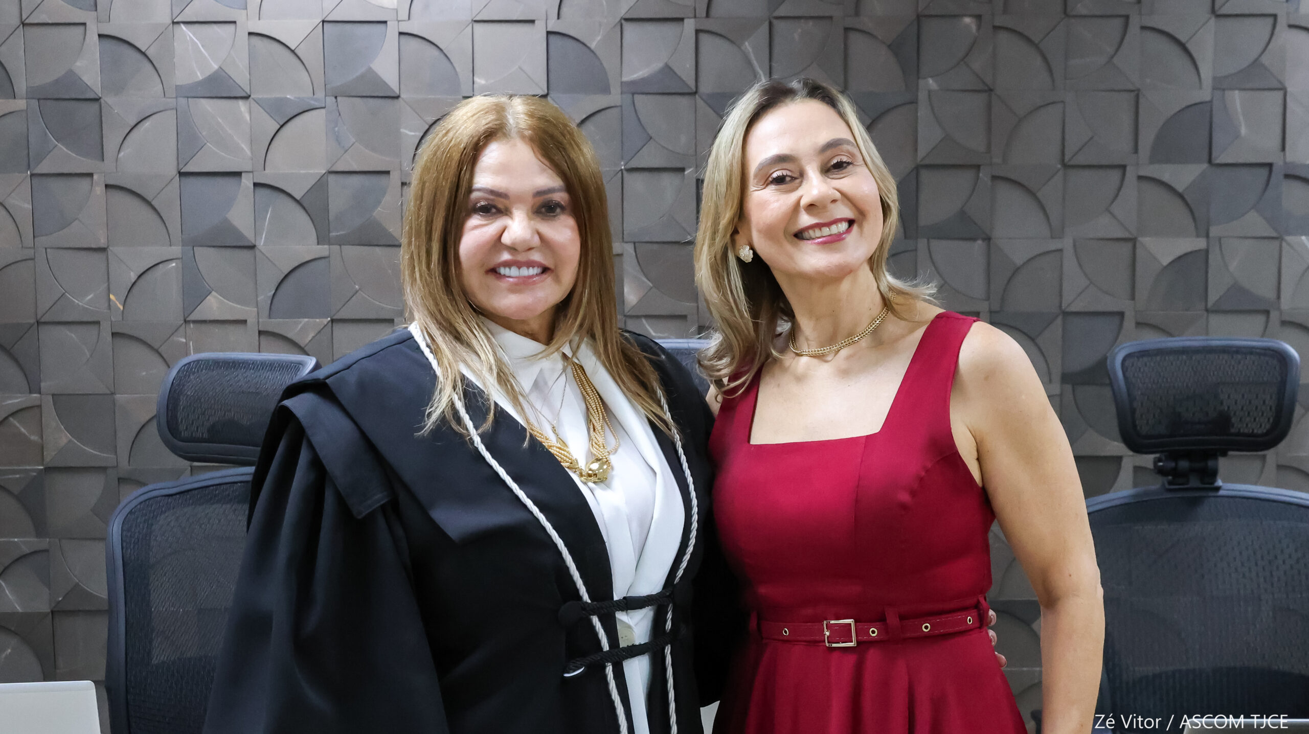 Pleno do TJCE elege e empossa nova desembargadora em sessão histórica