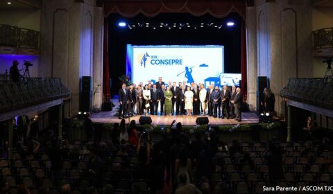 Magistrados destacam a importância da cooperação entre tribunais na abertura do XIX Consepre no Theatro José de Alencar, em Fortaleza