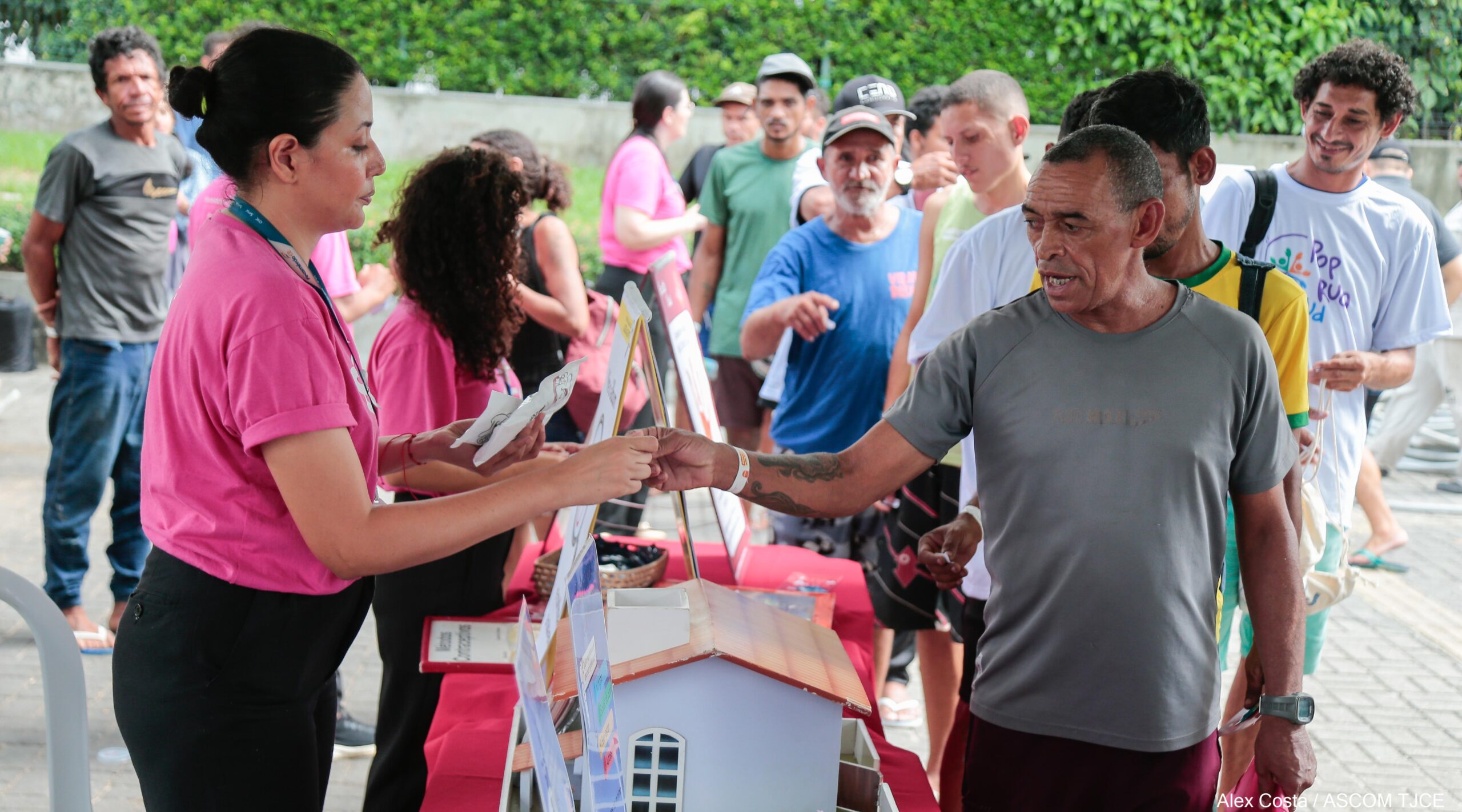 Mutirão PopRuaJud promove atendimentos judicais, de saúde e cidadania no Centro de Fortaleza