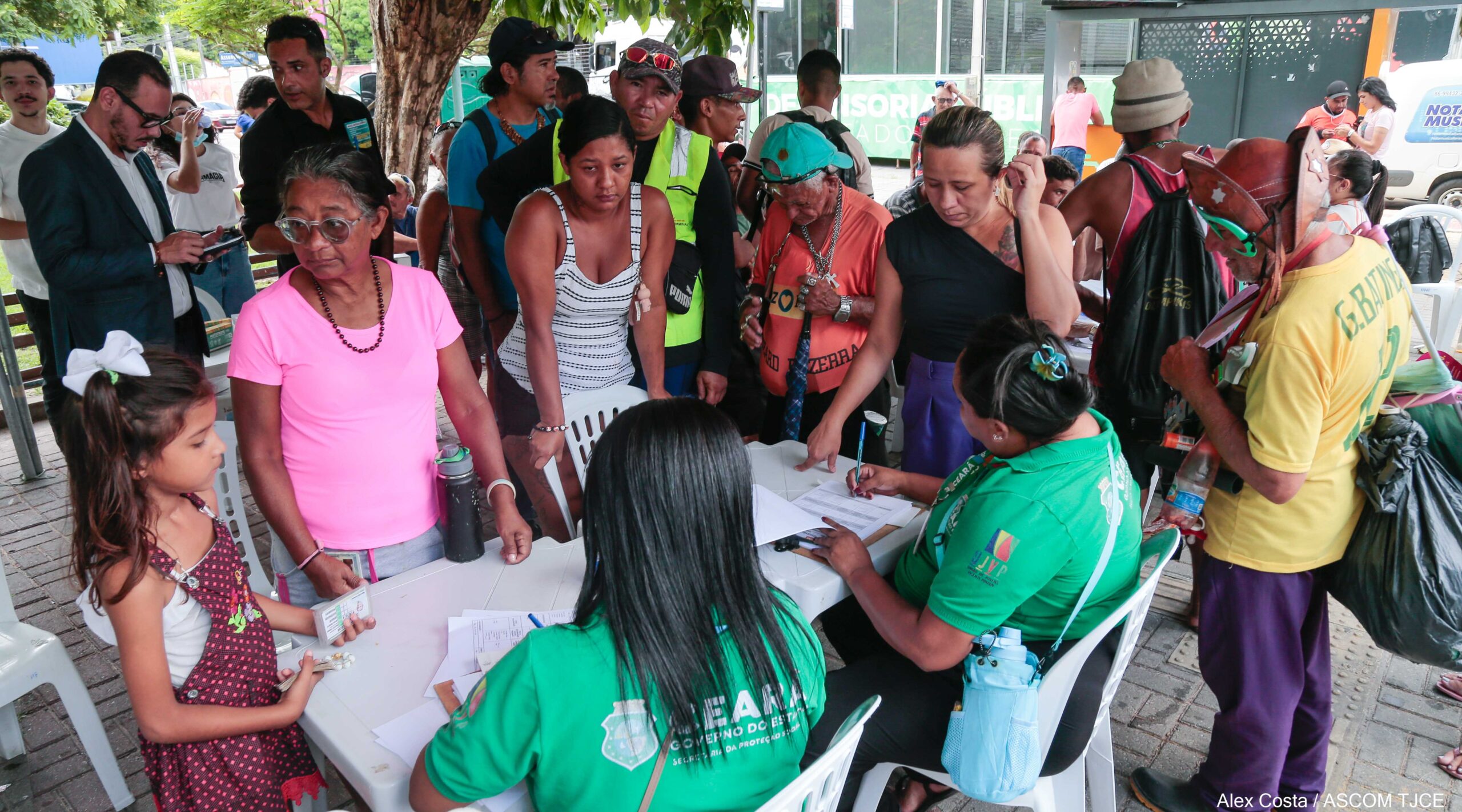 Mutirão PopRuaJud promove atendimentos judicais, de saúde e cidadania no Centro de Fortaleza