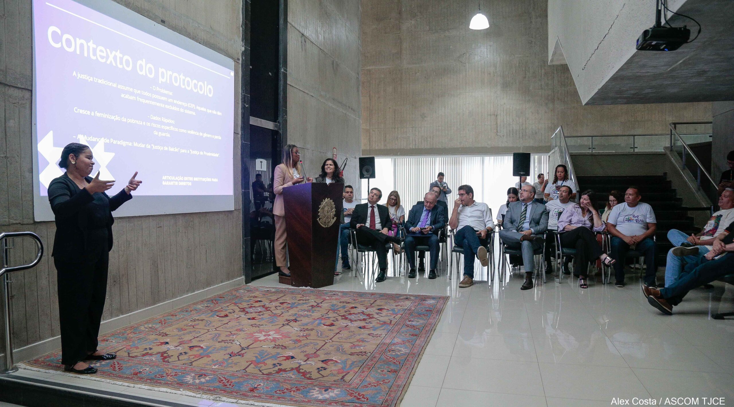 Mutirão PopRuaJud promove atendimentos judicais, de saúde e cidadania no Centro de Fortaleza