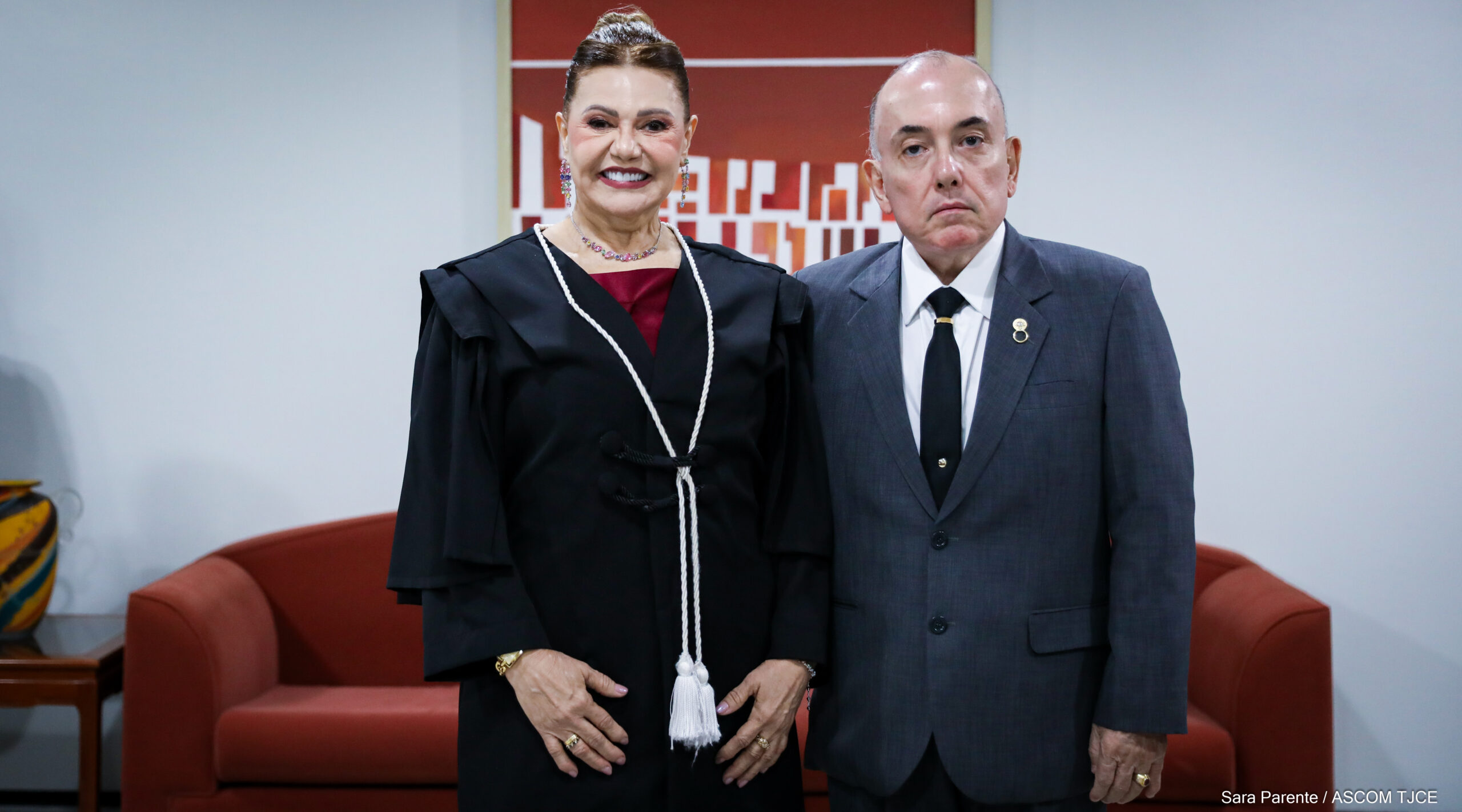 Primeira desembargadora eleita em processo exclusivo para mulheres é empossada pelo TJCE