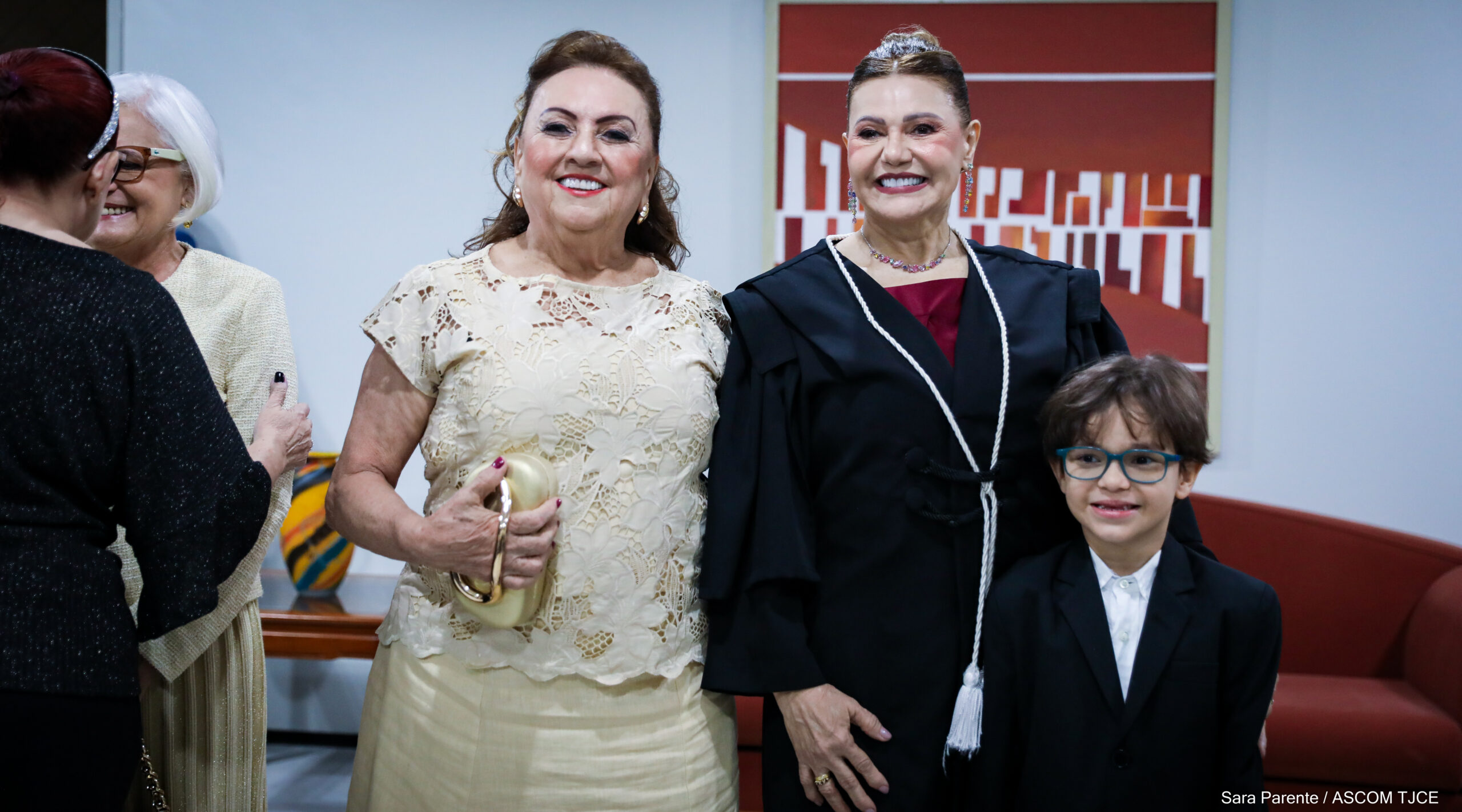 Primeira desembargadora eleita em processo exclusivo para mulheres é empossada pelo TJCE