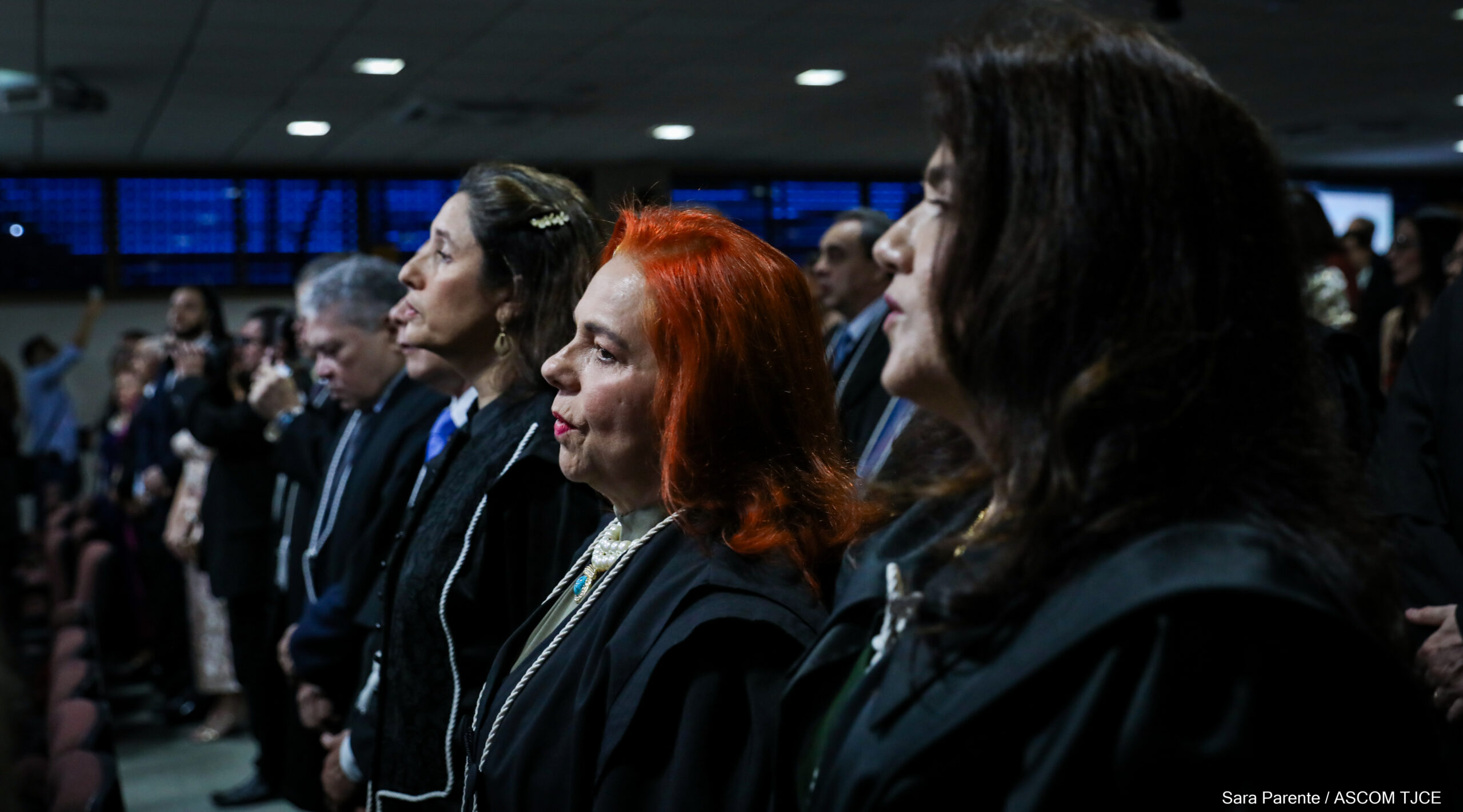 Primeira desembargadora eleita em processo exclusivo para mulheres é empossada pelo TJCE