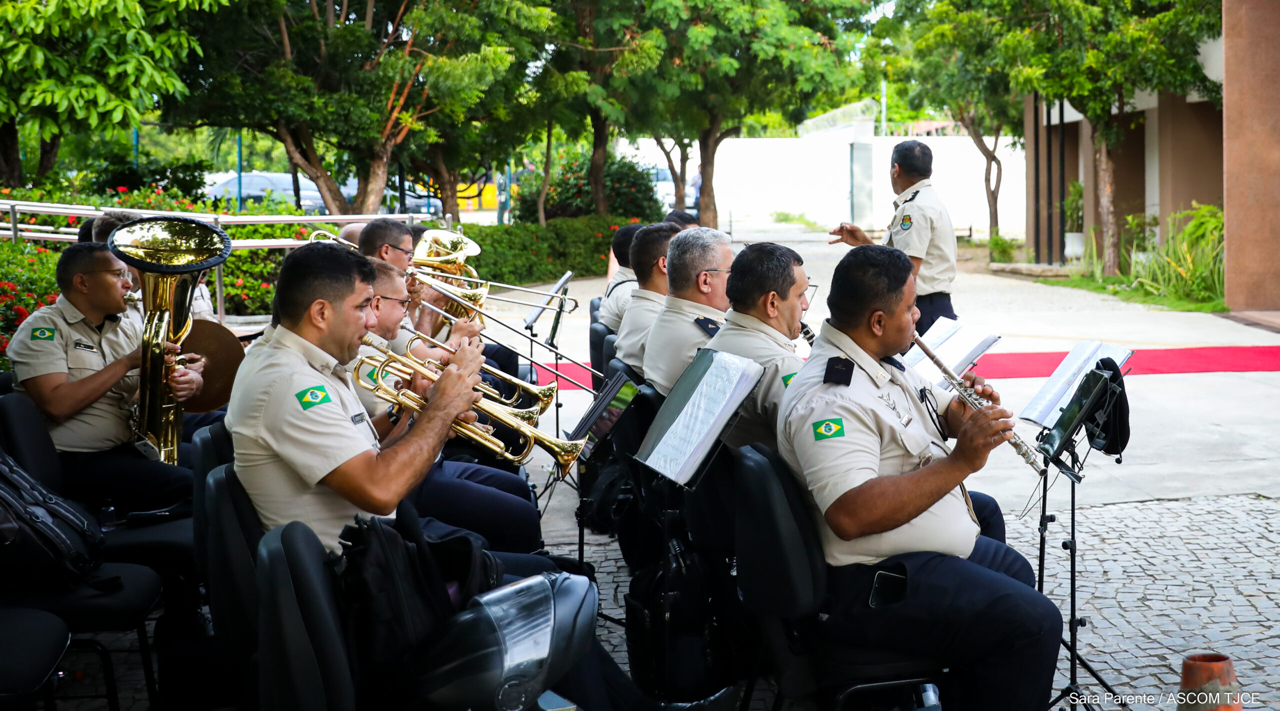 Primeira desembargadora eleita em processo exclusivo para mulheres é empossada pelo TJCE