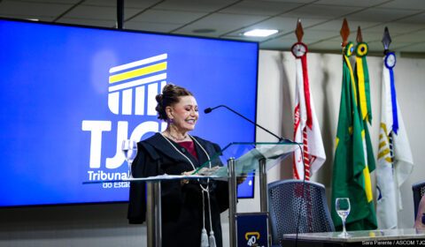 Primeira desembargadora eleita em processo exclusivo para mulheres é empossada pelo TJCE