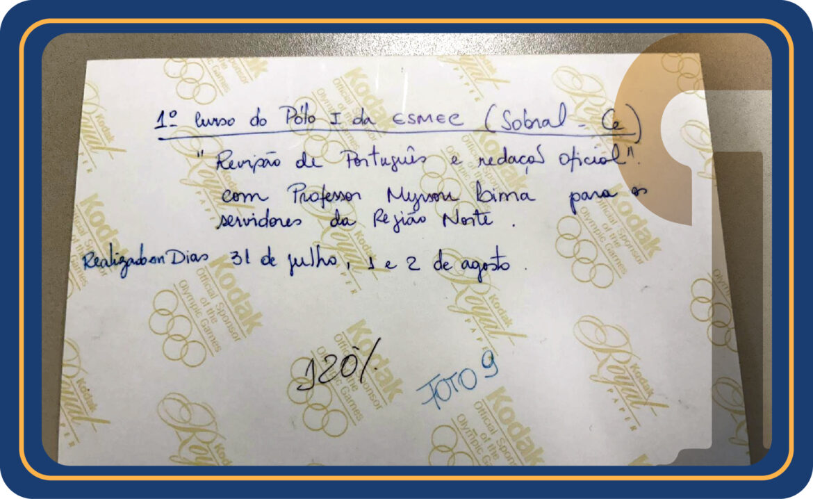 Imagem de documento antigo, datado 1999 Imagem de documento antigo, datado 1999