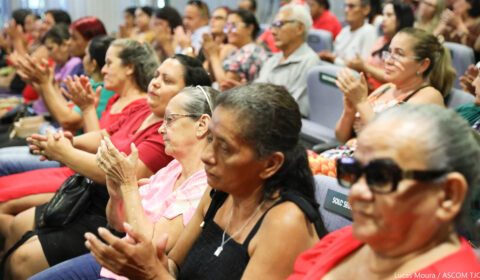 Mais 60 títulos de posse de imóvel são entregues a famílias de Fortaleza durante a Semana Solo Seguro
