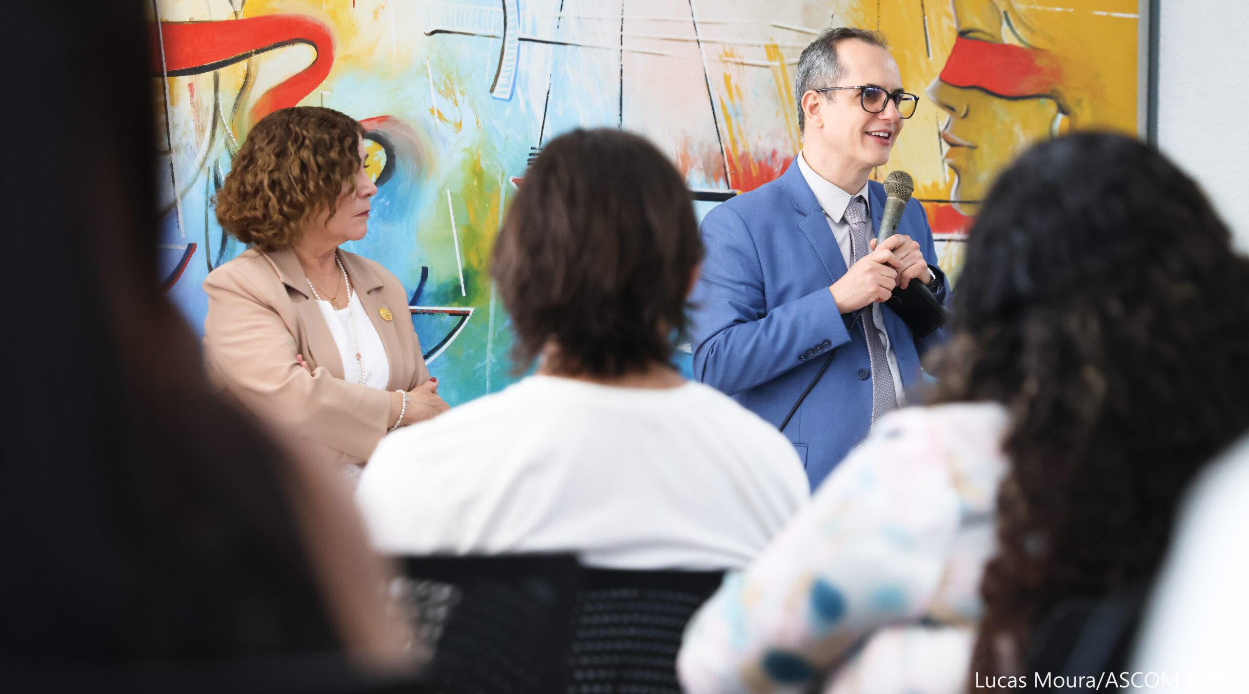 3ª Vara da Infância e Juventude entrega 33 mandados para registro de adoções