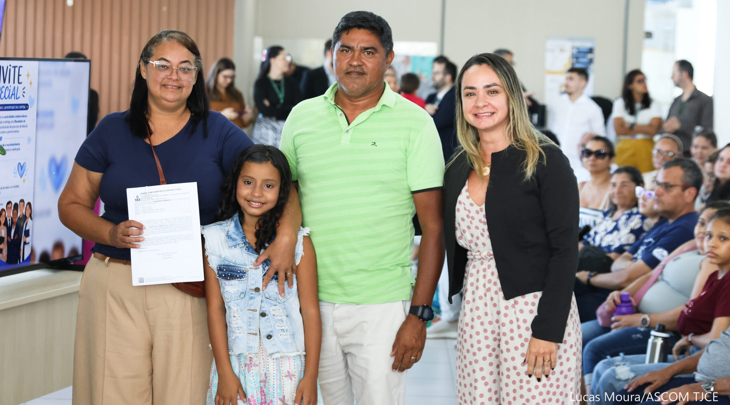 3ª Vara da Infância e Juventude entrega 33 mandados para registro de adoções