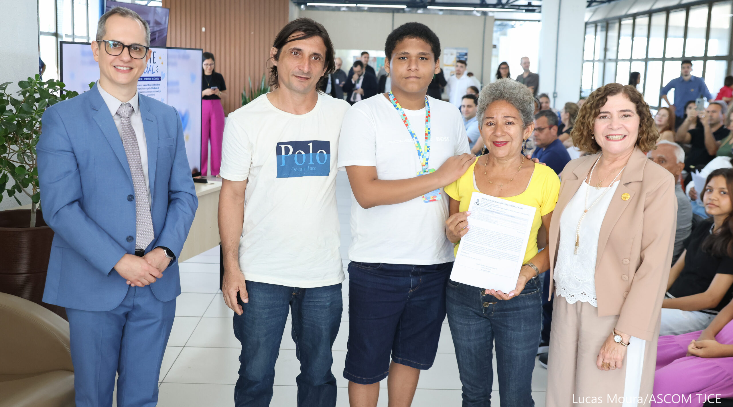 3ª Vara da Infância e Juventude entrega 33 mandados para registro de adoções