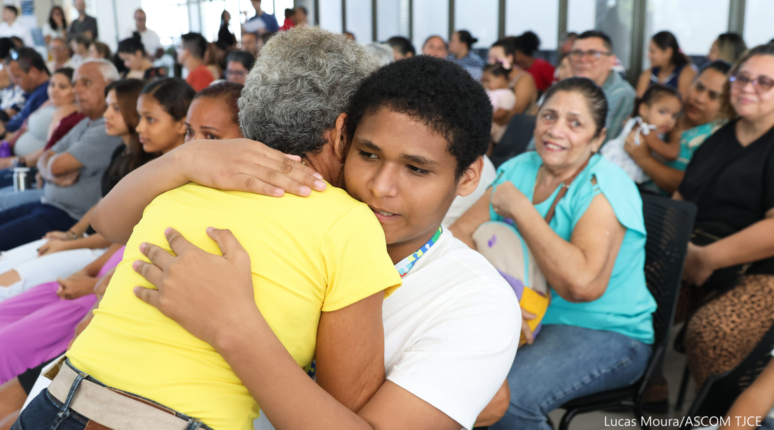 3ª Vara da Infância e Juventude entrega 33 mandados para registro de adoções