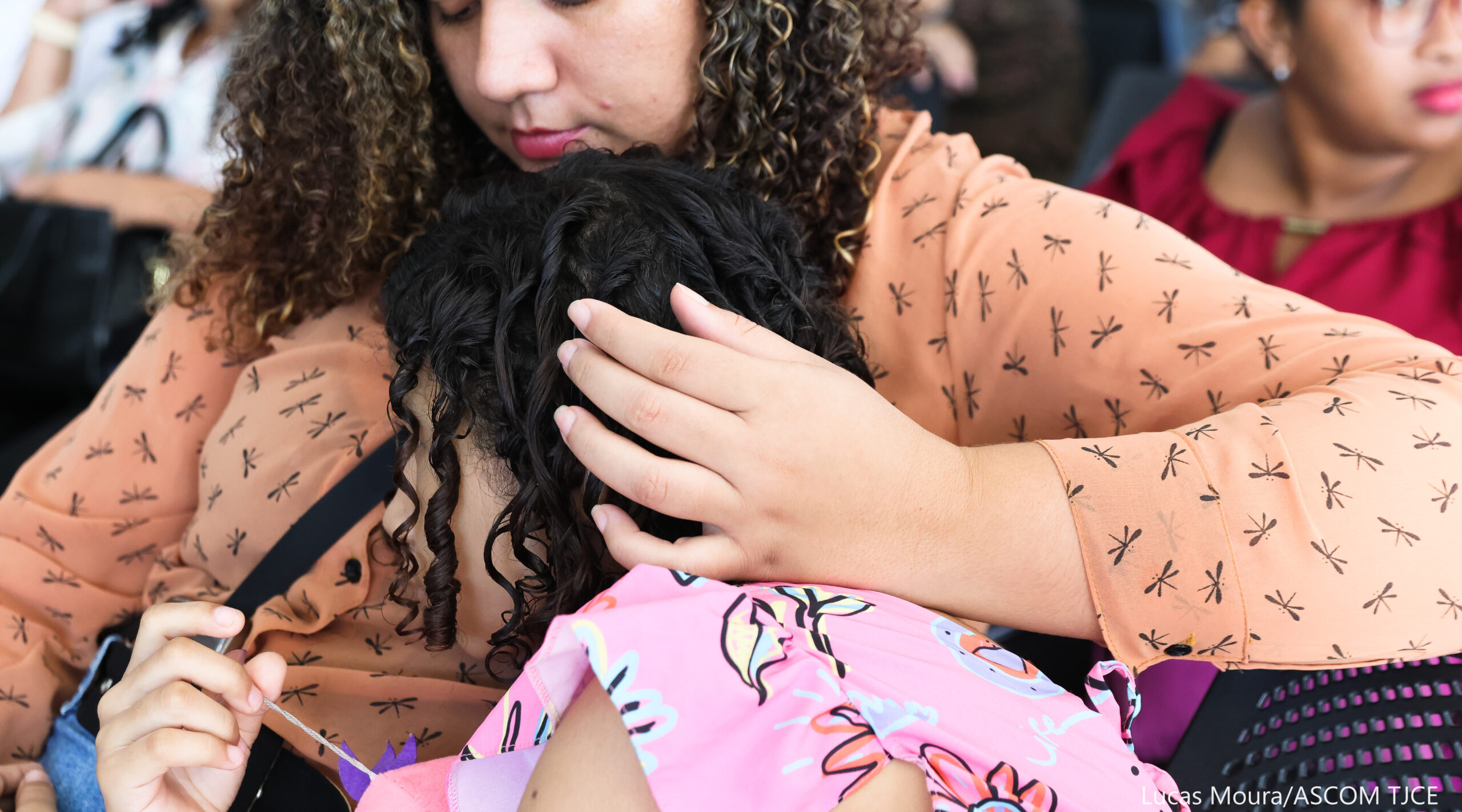 3ª Vara da Infância e Juventude entrega 33 mandados para registro de adoções