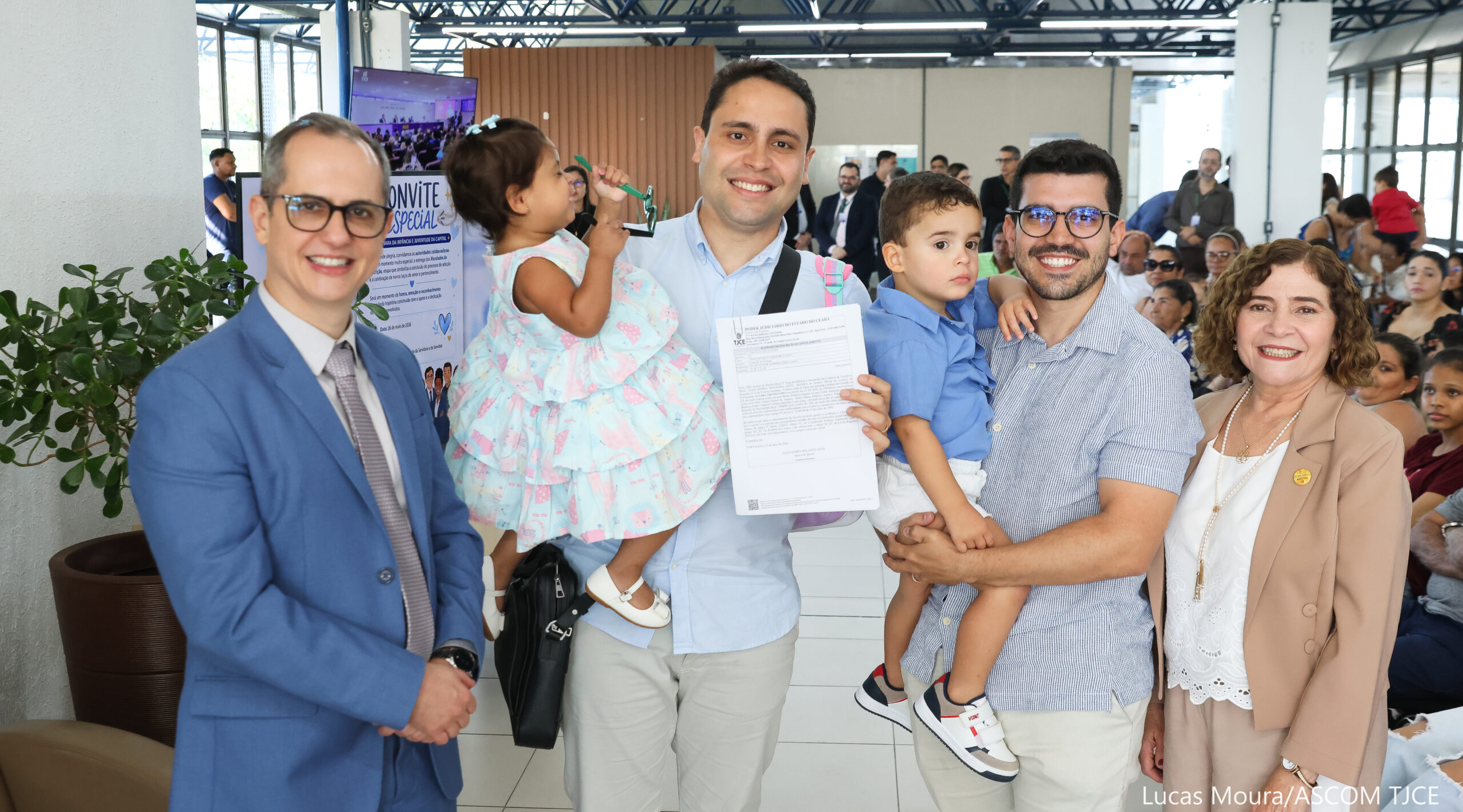 3ª Vara da Infância e Juventude entrega 33 mandados para registro de adoções