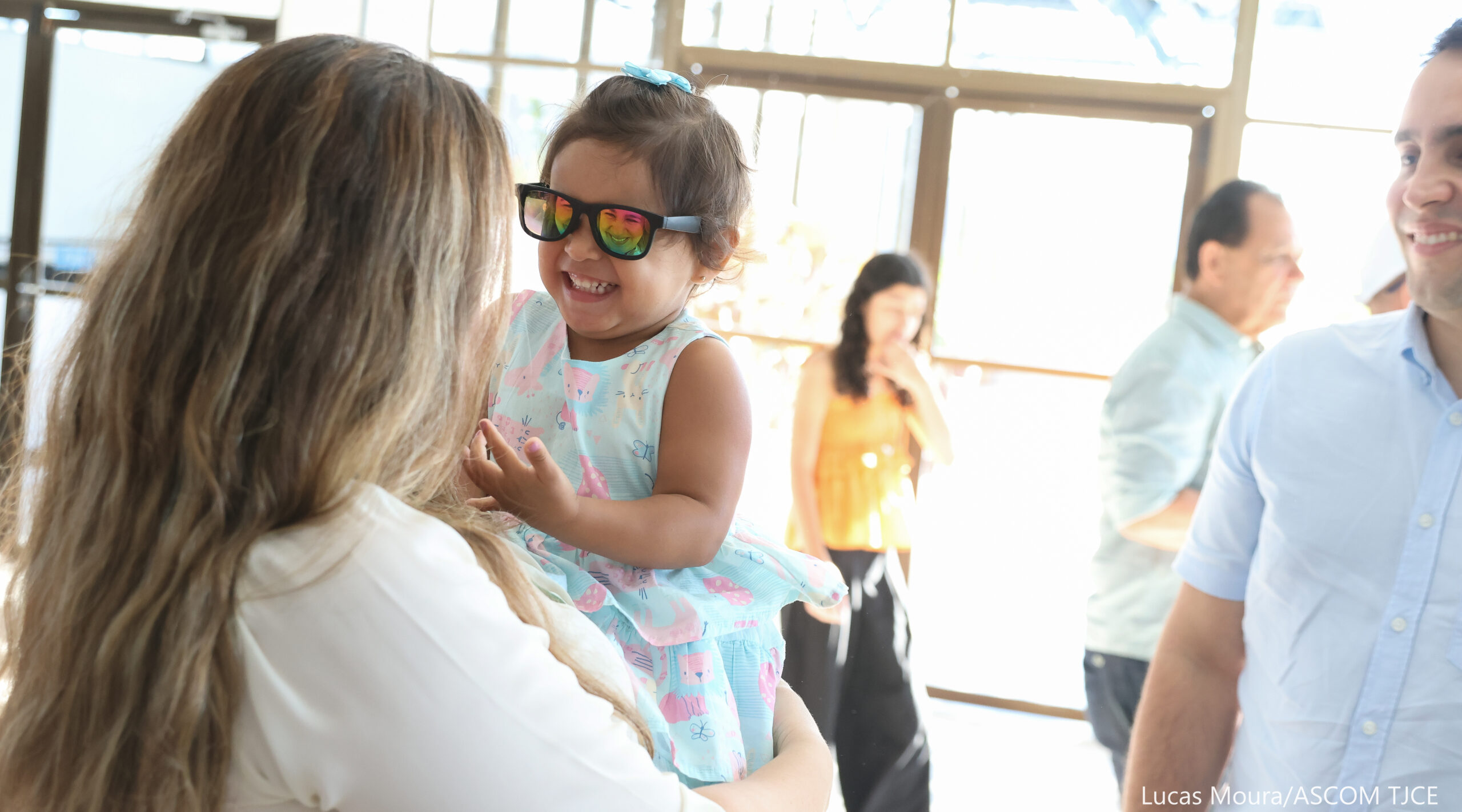 3ª Vara da Infância e Juventude entrega 33 mandados para registro de adoções