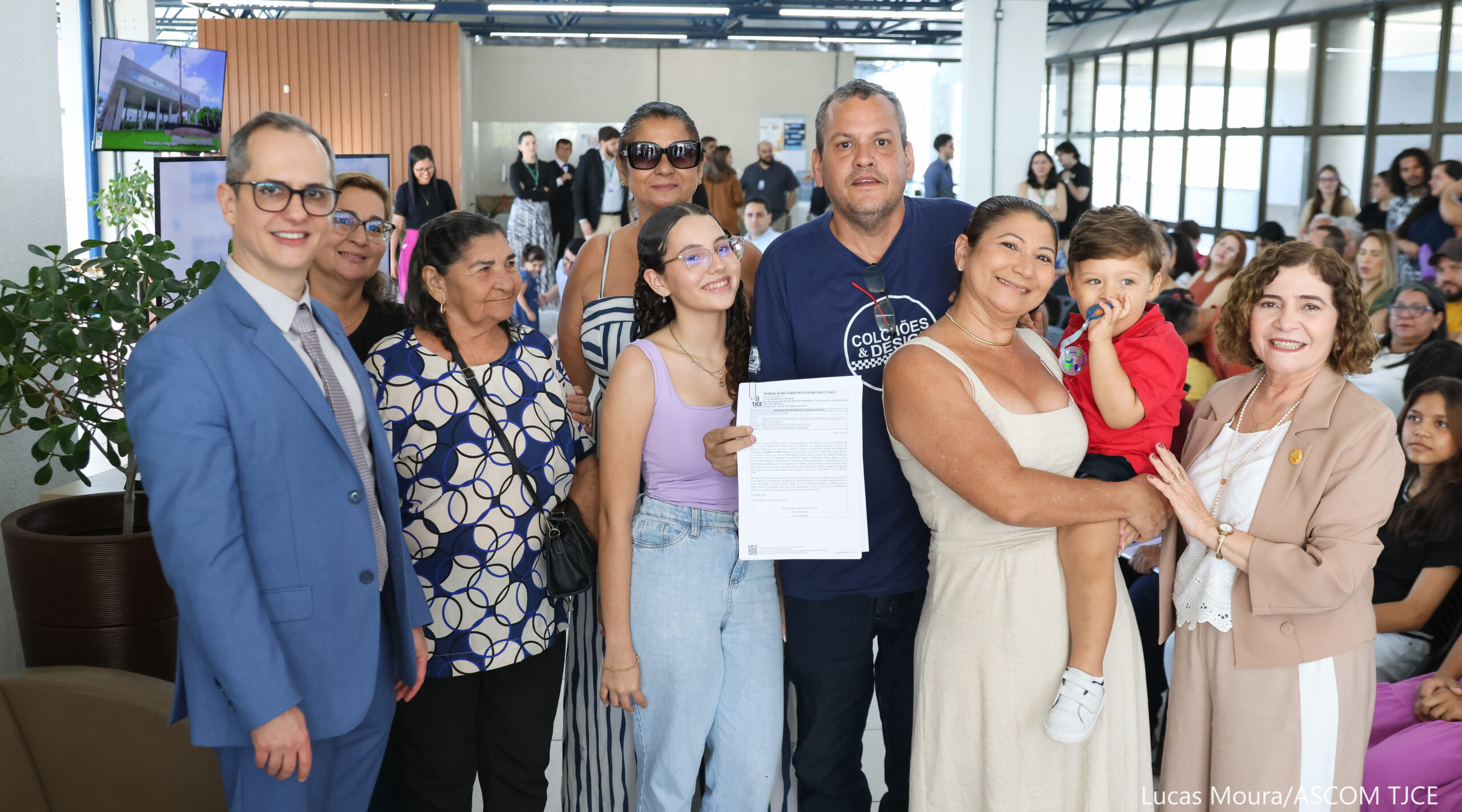 3ª Vara da Infância e Juventude entrega 33 mandados para registro de adoções