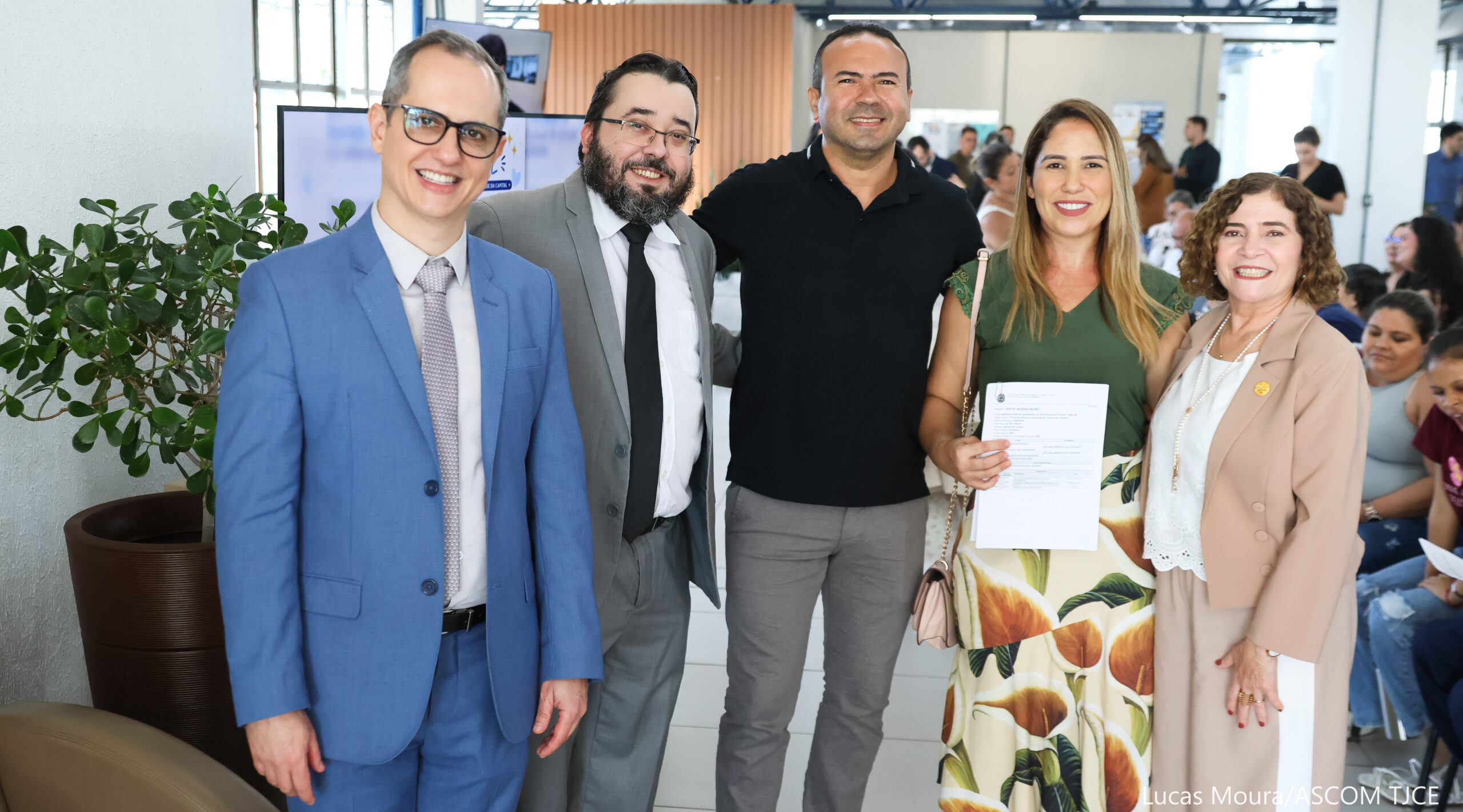 3ª Vara da Infância e Juventude entrega 33 mandados para registro de adoções