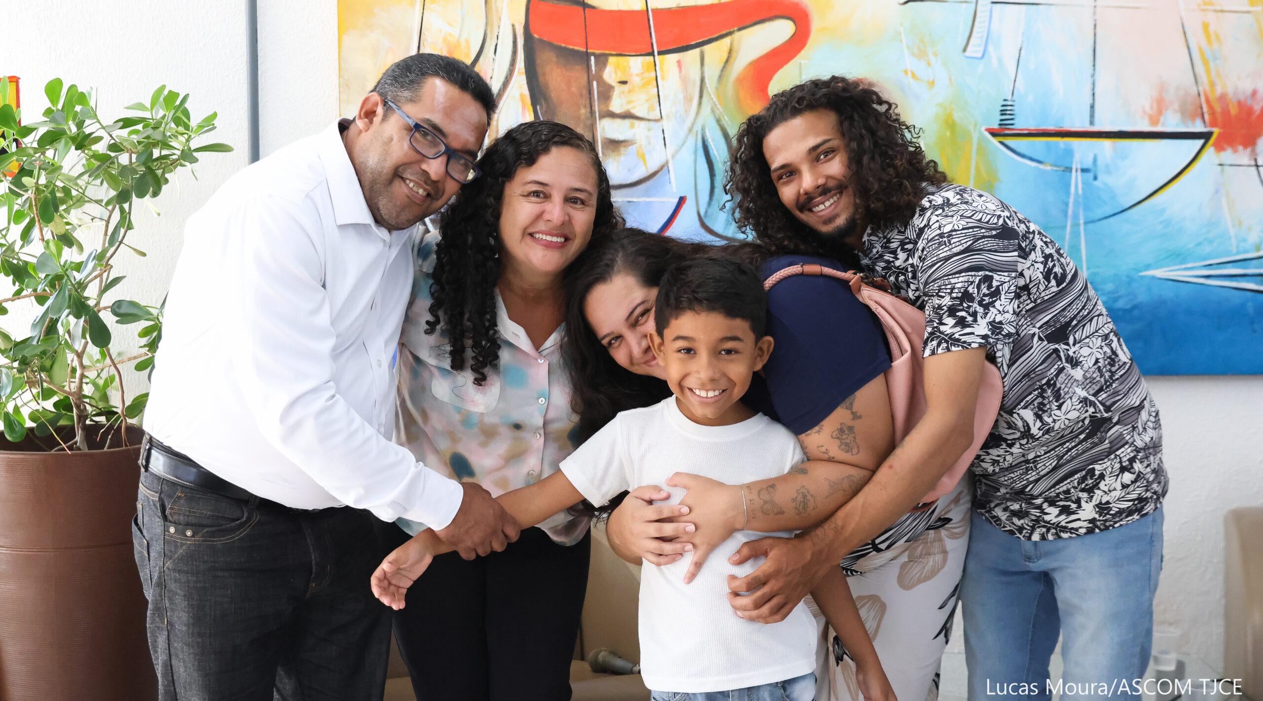 3ª Vara da Infância e Juventude entrega 33 mandados para registro de adoções