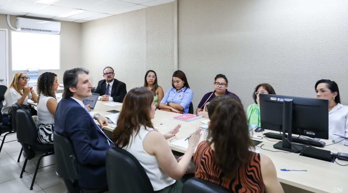 Judiciário cearense apresenta Programa Novos Caminhos a instituições de acolhimento de adolescentes