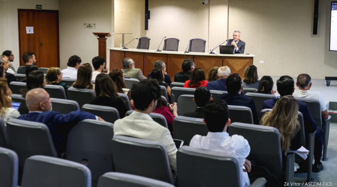 Curso sobre “Uso Responsável da Inteligência Artificial no Judiciário” reúne magistratura e assessorias dos gabinetes do TJCE
