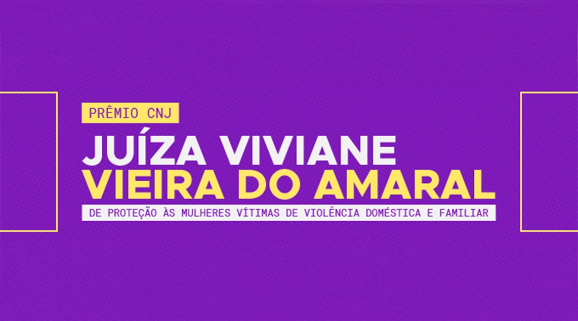 imagem de uma arte com o fundo violeta e a frase: Juíza Viviana Veira do Amaral