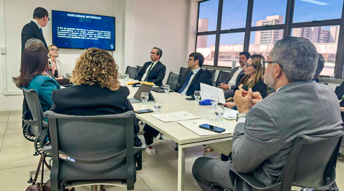 Comitiva do Tribunal de Justiça do Amazonas conhece boas práticas do TJCE no combate ao crime organizado