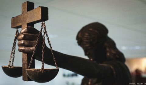Uso de Inteligência Artificial sem revisão leva à rejeição de recurso no TJCE