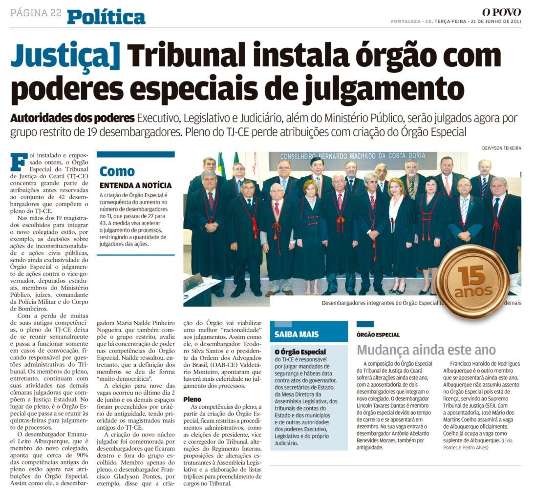 Imagem do recorte do Jornal O Povo edição de 2011, que traz foto das(os) desembargadoreas(es) e informações sobre a instalação do órgão especial