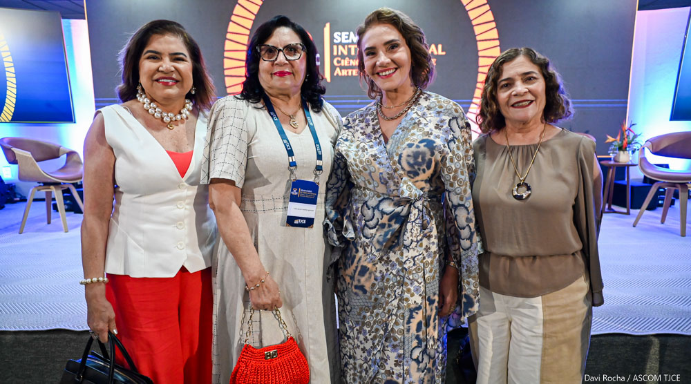 Homenagens a ex-diretores marcam segundo dia de comemorações dos 40 anos da Esmec