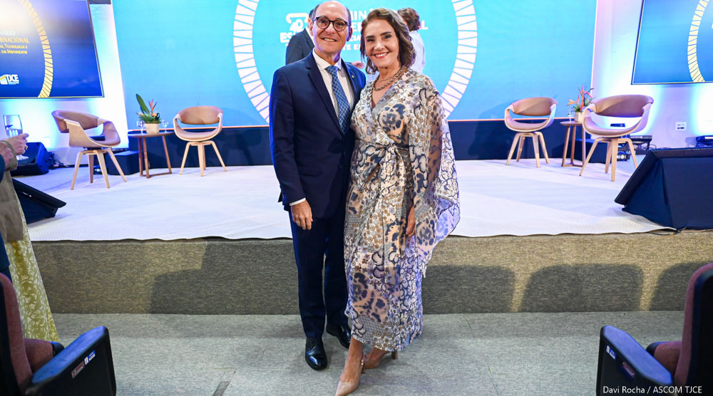 Homenagens a ex-diretores marcam segundo dia de comemorações dos 40 anos da Esmec
