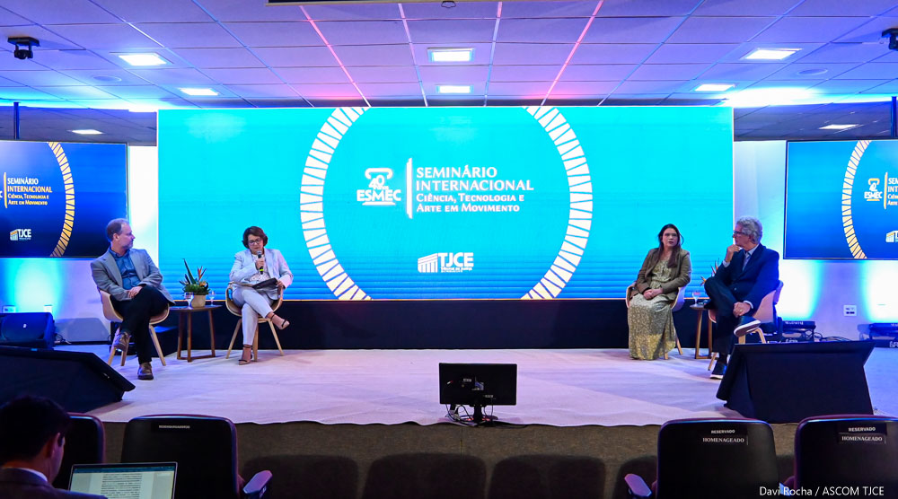 Homenagens a ex-diretores marcam segundo dia de comemorações dos 40 anos da Esmec