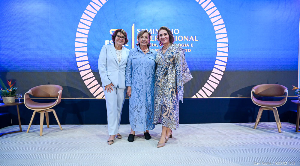 Homenagens a ex-diretores marcam segundo dia de comemorações dos 40 anos da Esmec