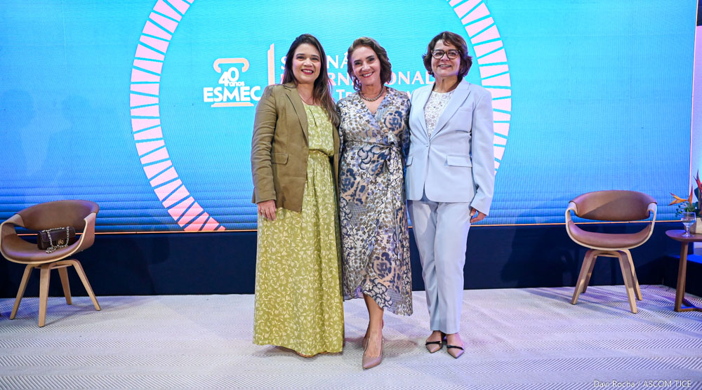 Homenagens a ex-diretores marcam segundo dia de comemorações dos 40 anos da Esmec