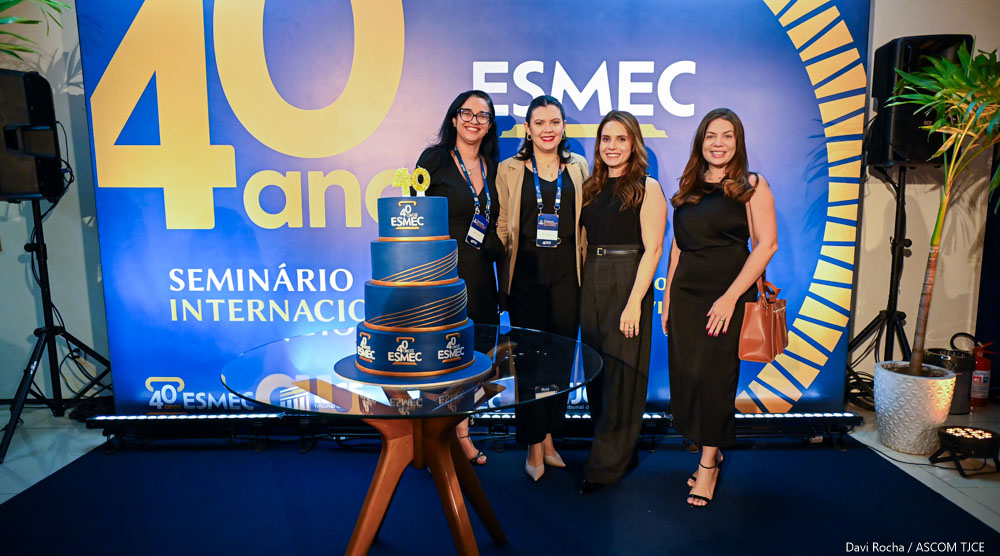 Homenagens a ex-diretores marcam segundo dia de comemorações dos 40 anos da Esmec