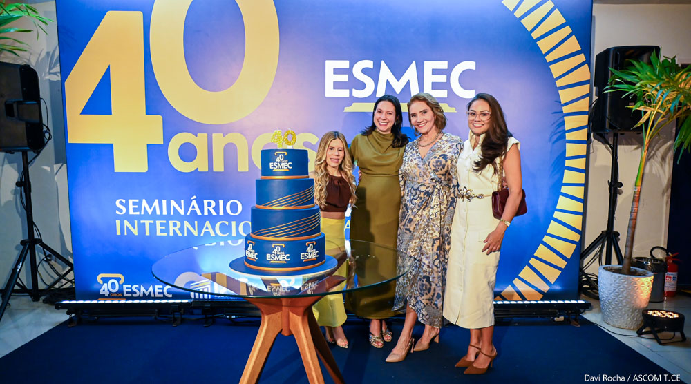 Homenagens a ex-diretores marcam segundo dia de comemorações dos 40 anos da Esmec