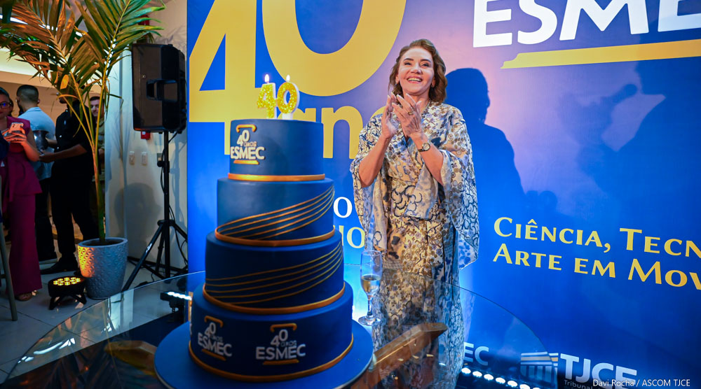 Homenagens a ex-diretores marcam segundo dia de comemorações dos 40 anos da Esmec