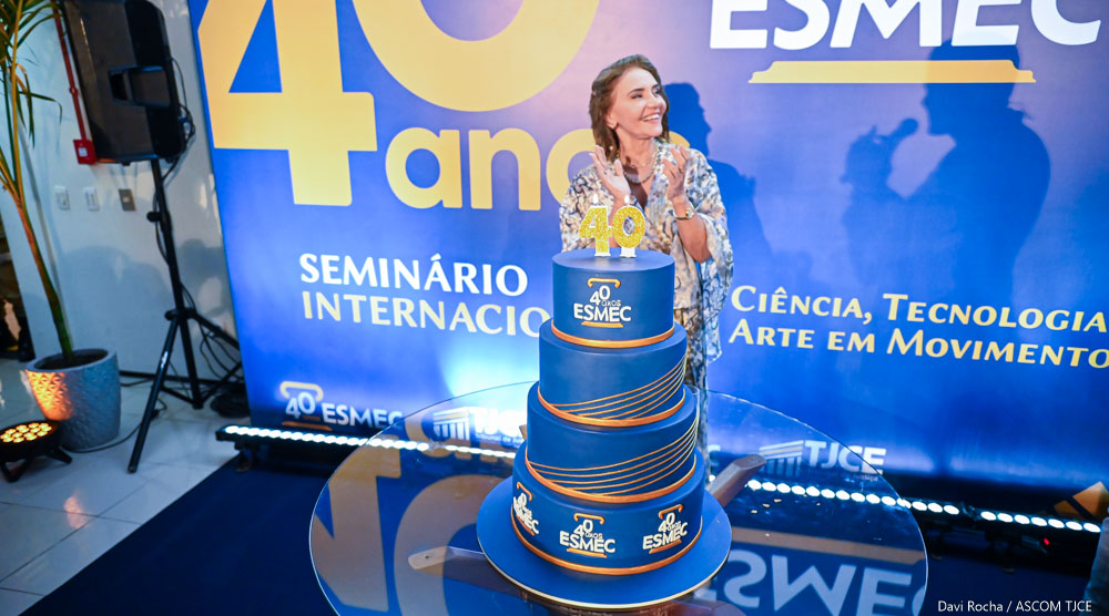 Homenagens a ex-diretores marcam segundo dia de comemorações dos 40 anos da Esmec