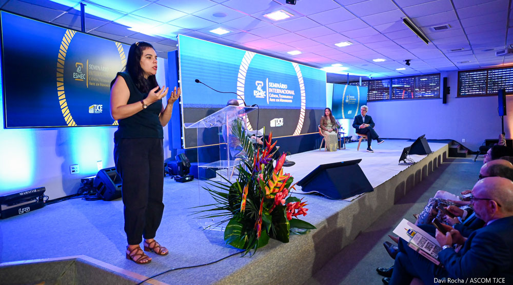 Homenagens a ex-diretores marcam segundo dia de comemorações dos 40 anos da Esmec