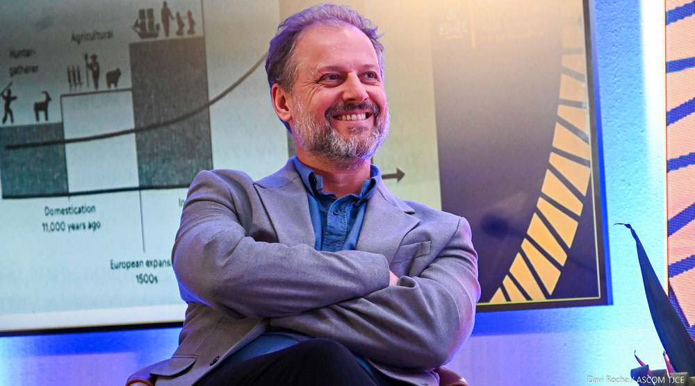 Homenagens a ex-diretores marcam segundo dia de comemorações dos 40 anos da Esmec