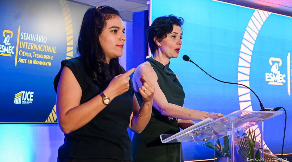Homenagens a ex-diretores marcam segundo dia de comemorações dos 40 anos da Esmec