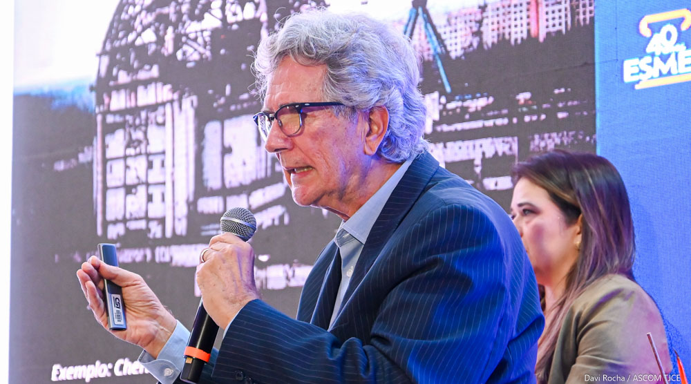 Homenagens a ex-diretores marcam segundo dia de comemorações dos 40 anos da Esmec