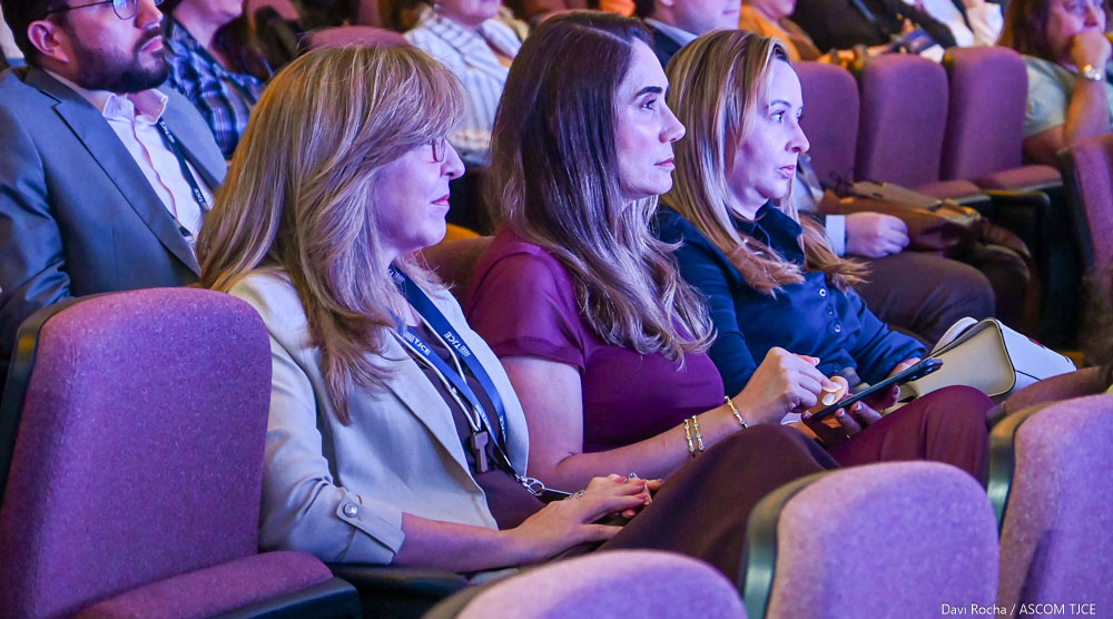 Homenagens a ex-diretores marcam segundo dia de comemorações dos 40 anos da Esmec
