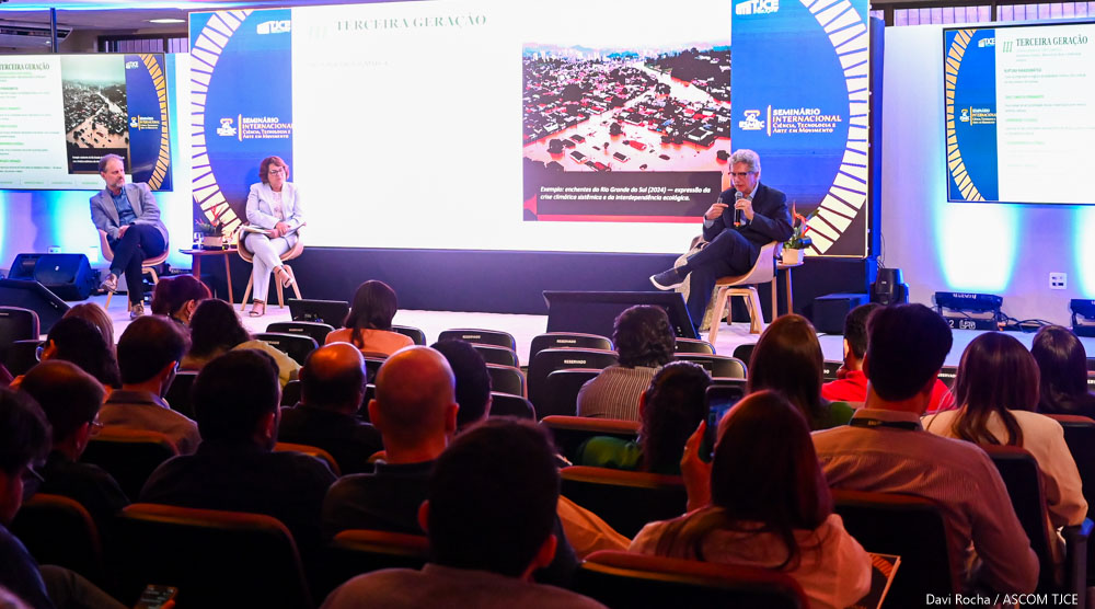 Homenagens a ex-diretores marcam segundo dia de comemorações dos 40 anos da Esmec