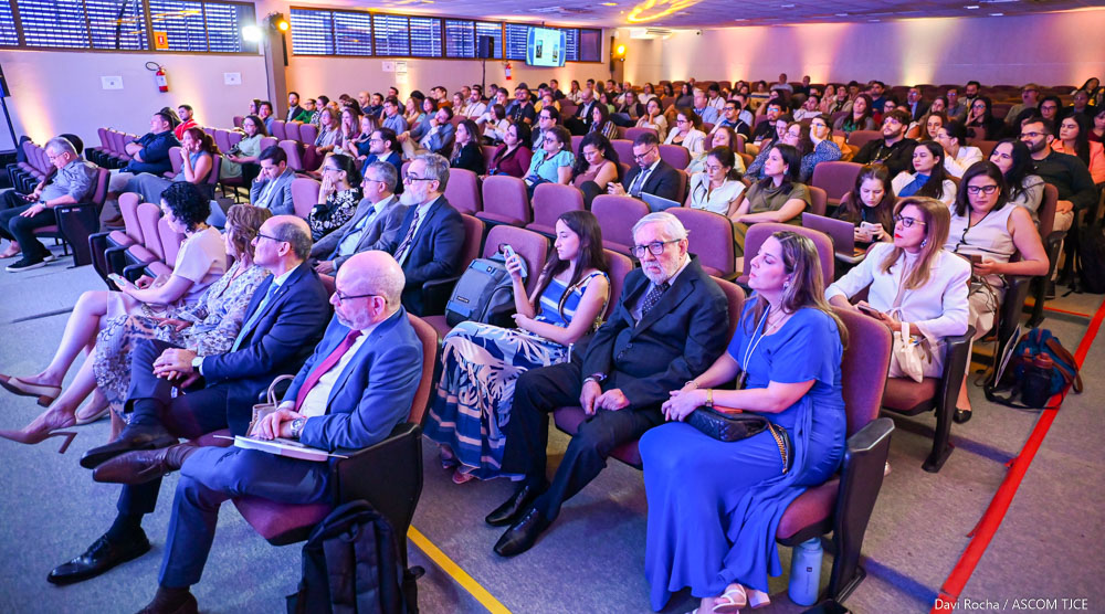 Homenagens a ex-diretores marcam segundo dia de comemorações dos 40 anos da Esmec