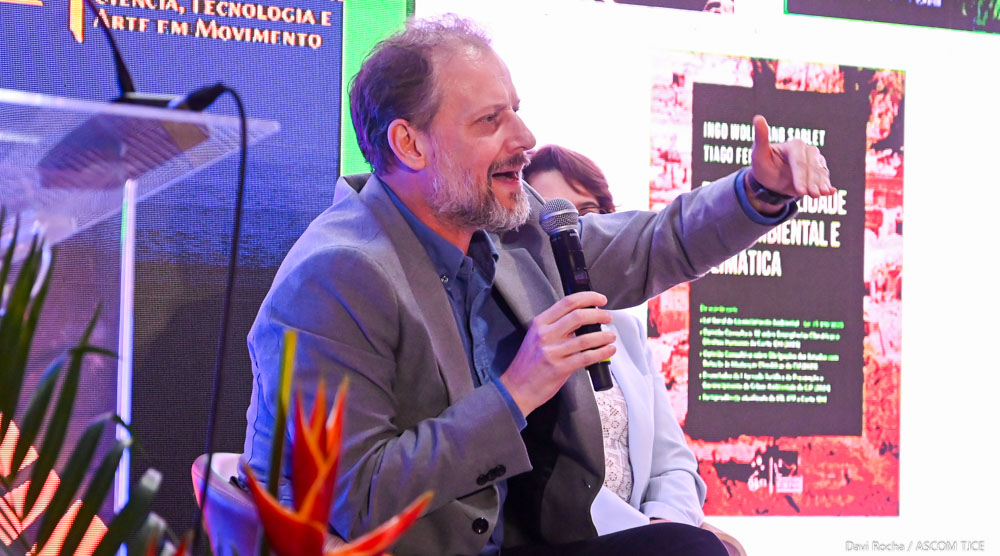 Homenagens a ex-diretores marcam segundo dia de comemorações dos 40 anos da Esmec