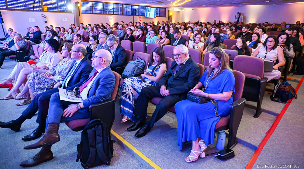 Homenagens a ex-diretores marcam segundo dia de comemorações dos 40 anos da Esmec