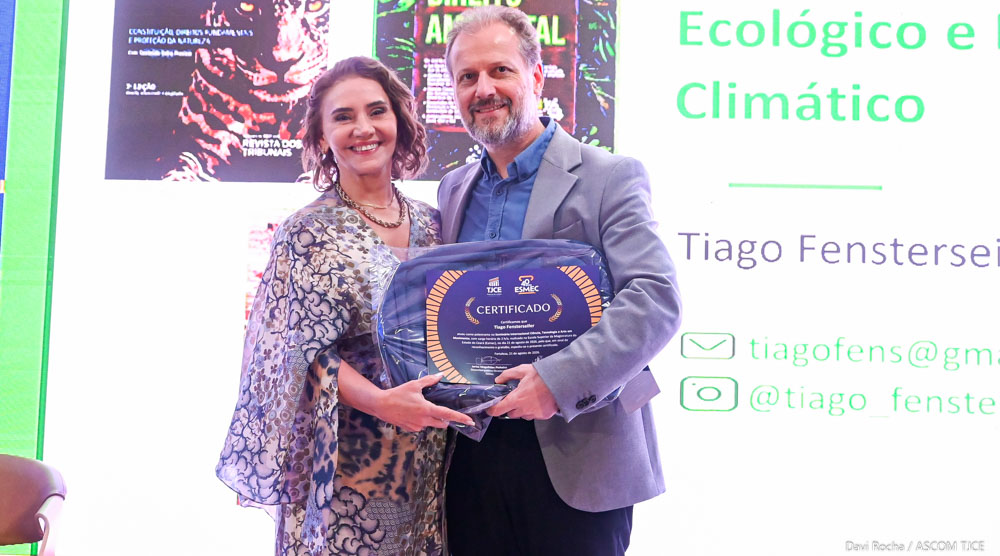 Homenagens a ex-diretores marcam segundo dia de comemorações dos 40 anos da Esmec