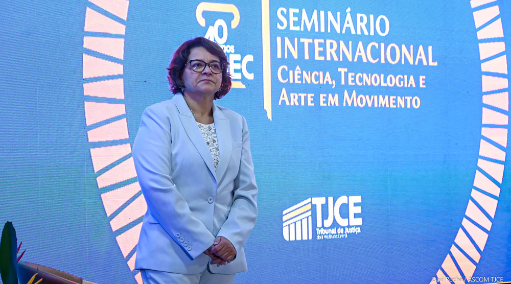 Homenagens a ex-diretores marcam segundo dia de comemorações dos 40 anos da Esmec